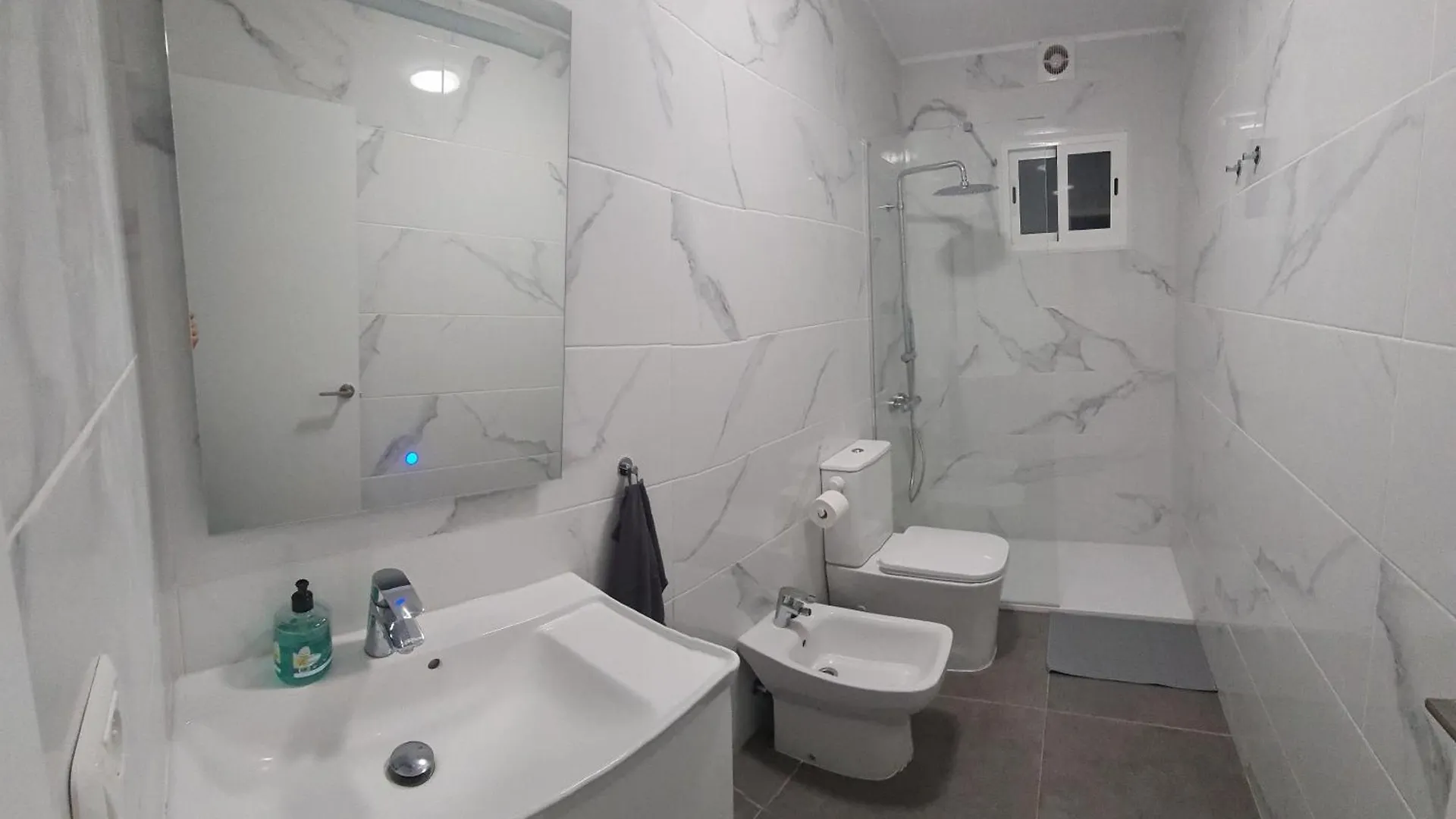 Eeb Private Room Habitacion Privada En Piso Compartido 라 라구나